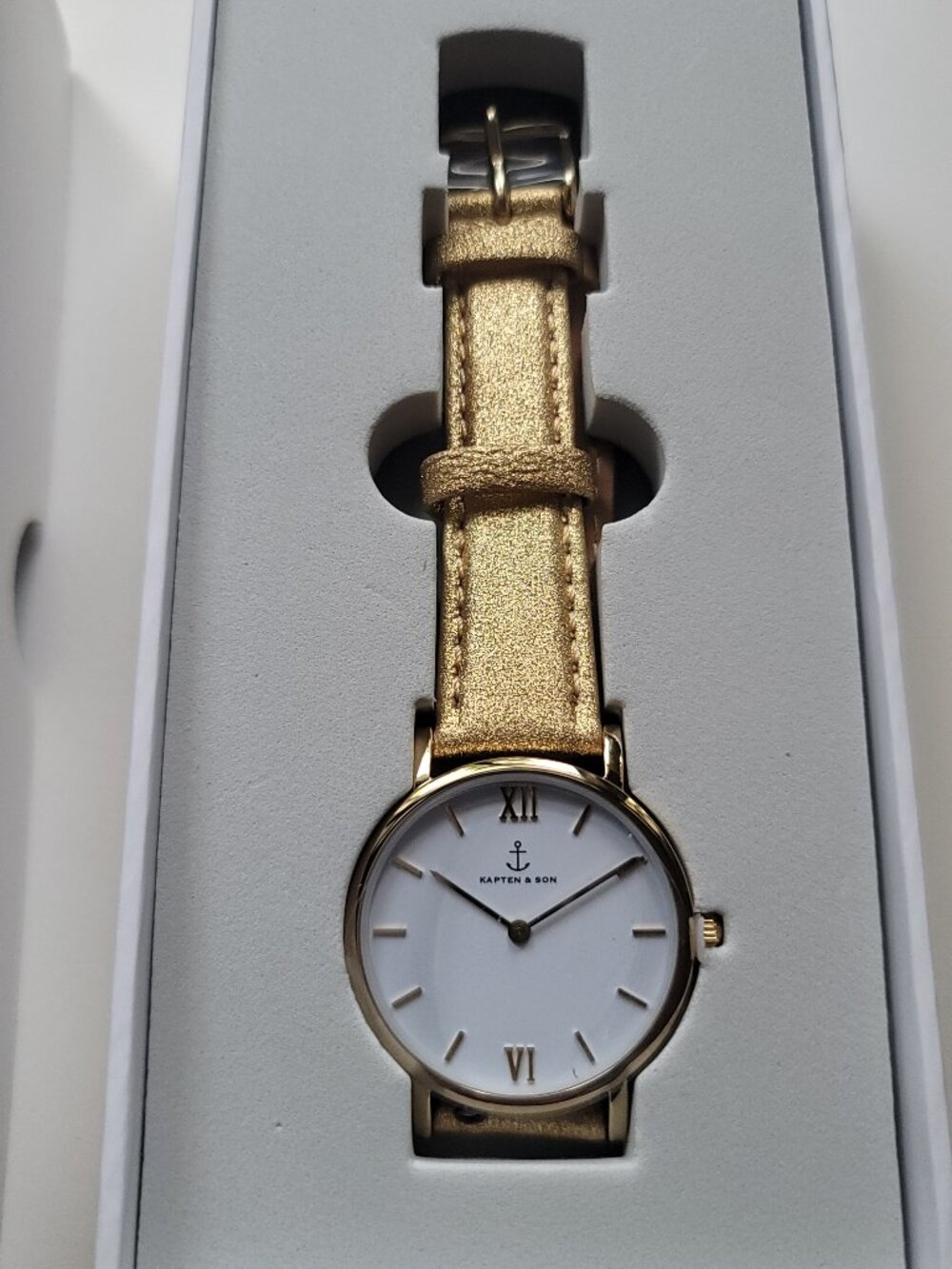 Kapten & Son gold watch for ladies (new & needs new battery)